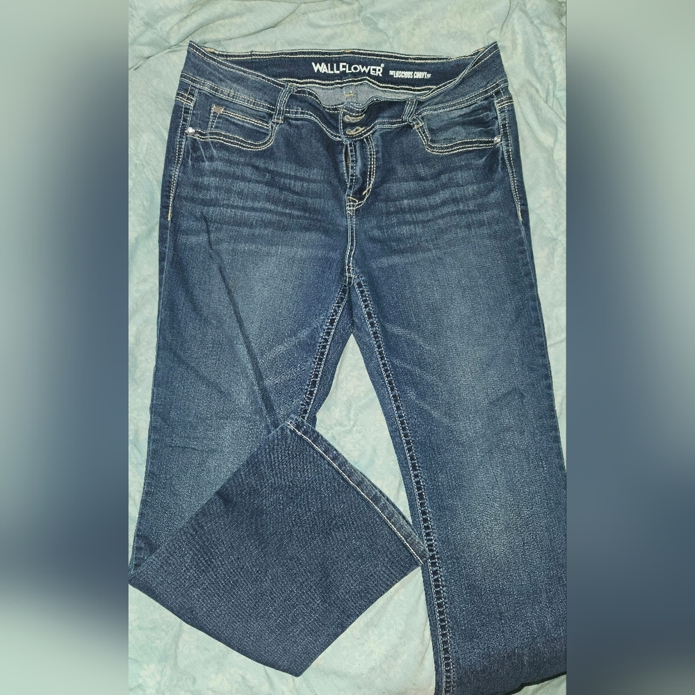 Wallflower Blue Women's Size 13 Short Boot Cut Jeans